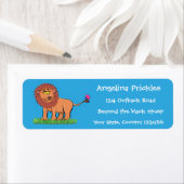 Étiquette Lion joyeux avec dessin animé de papillon (En situation)