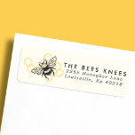Étiquette Logo de l'abeille vintage Rustic Honeybee Adresse<br><div class="desc">Logo d'abeilles vintages Rouges Honeybee Retourner l'adresse. Ce design branché présente une abeille noire contre un arrière - plan de nid d'abeille jaune. Le design idéal pour un apiculteur.</div>