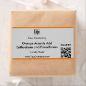 Étiquette Logo de l'entreprise Nom Devise Code QR Marketing  (En situation)