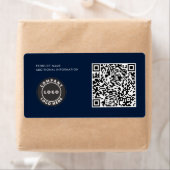 Étiquette Logo d'entreprise simple moderne Code QR ID produi (En situation)