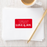 Étiquette Love and Joy Red Classic Christmas Retourner l'adr<br><div class="desc">Love and Joy Red Classic Christmas Retourner Adresse Label Ce design classique et simple est parfait pour vos souhaits de Noël. Ce design est composé d'un arrière - plan rouge et d'une typographie personnalisée blanche.</div>