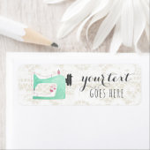 Étiquette Machine à coudre sur la dentelle et la toile de (En situation)