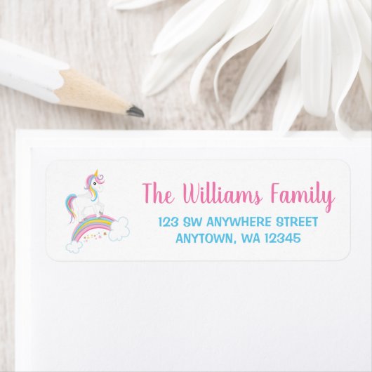 Étiquette Magic Rainbow Unicorn Adresse de retour (En situation)