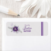 Étiquette Magnifique Gris Violet Floral Retour Adresse Étiqu (En situation)