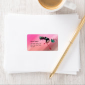 Étiquette MARDI GRAS MASQUERADE rose fuchsia bleu soie noire (En situation)