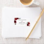 Étiquette Mariage blanc rustique à la florale rouge (En situation)