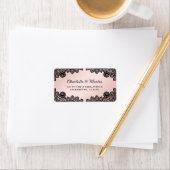 Étiquette Mariage en dentelle florale noire et rose (En situation)