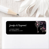 Étiquette Mariage gothique Black Dark Floral Adresse de reto (En situation)