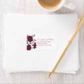 Étiquette Maroon Rose Wedding Address Labels (En situation)