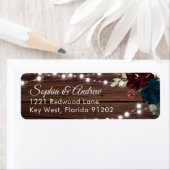 Étiquette Marsala & Fleurs Navy Fleurs Bois Rustique Mariage (En situation)