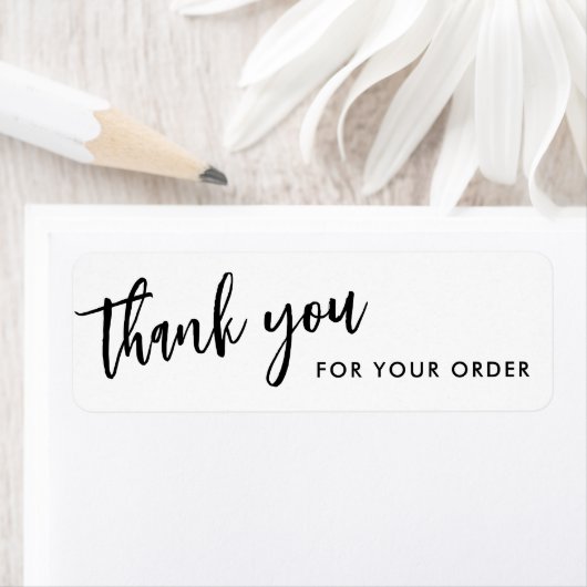 Étiquette Merci noir et blanc moderne pour votre commande (En situation)