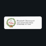 Étiquette Merry & Bright Christmas Wreath<br><div class="desc">Étiquettes d'adresse de retour de Noël avec une couronne d'aquarelle. Seringues de pin vert,  cônes de pin et baies décoratives composent cette couronne festive. À l'intérieur de la couronne sont quelques ornements décoratifs et les mots" mai vos jours être Joyeux et lumineux. Écrit dans une police rouge tendance.</div>