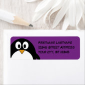 Étiquette mignon dessin animé pingouin violet (En situation)