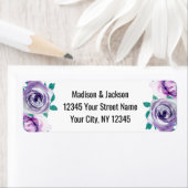 Étiquette Mint & Purple Floral Rose Mariage Adresse de retou (En situation)