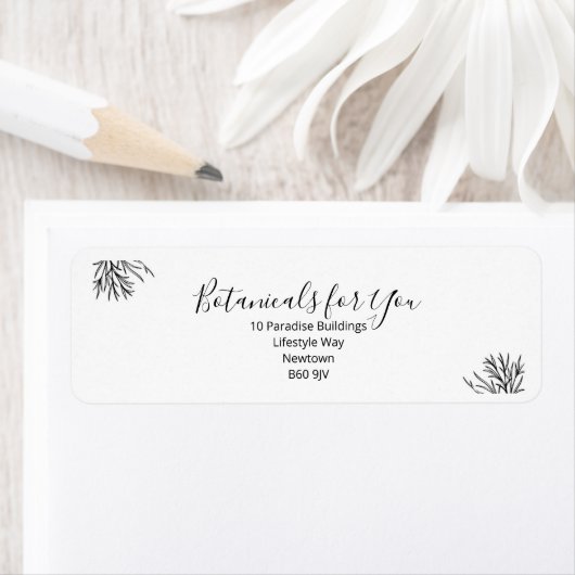 Étiquette Modern Botanical Script Return Address Label (En situation)