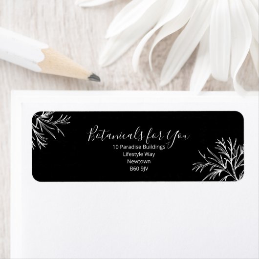 Étiquette Modern Botanical Script Return Address Label (En situation)