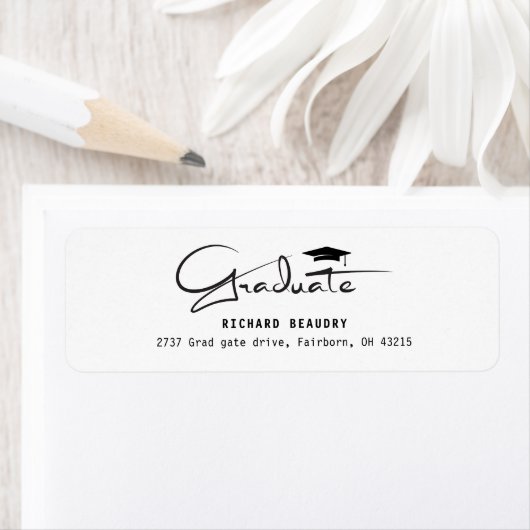 Étiquette Modern Calligraphy Graduation Cap Return Address  (En situation)