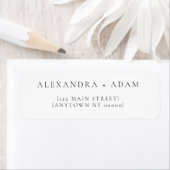 Étiquette Modern Chic Minimalist Return Address Labels (En situation)
