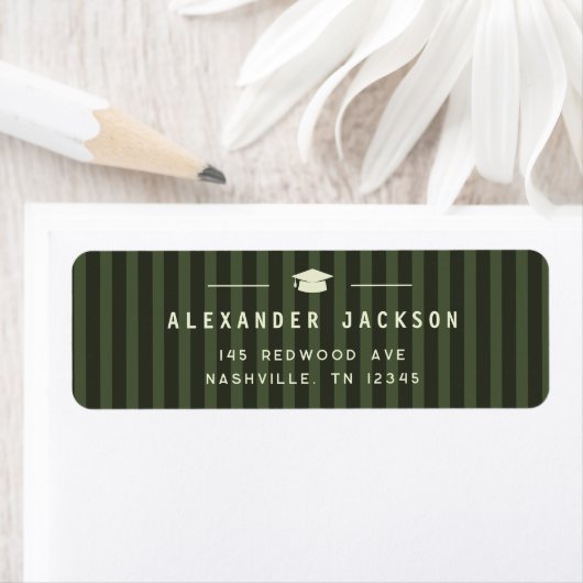 Étiquette Modern Green Stripes Graduation Return Address (En situation)