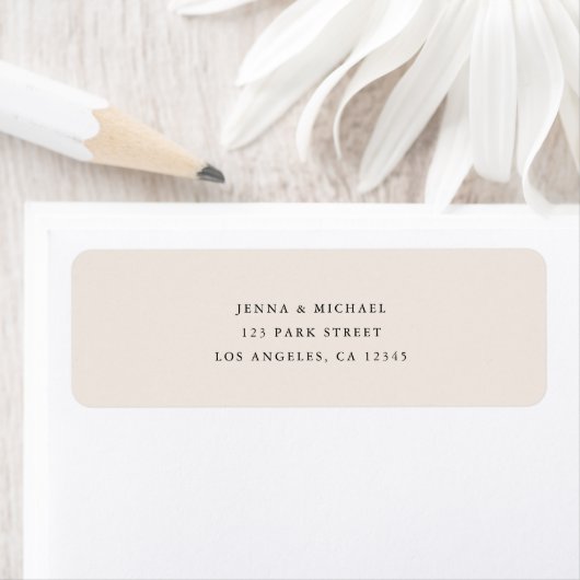 Étiquette Modern Minimal Beige Wedding Return Address (En situation)