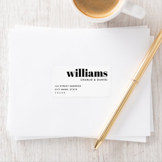 Étiquette Modern minimal white return address (En situation)