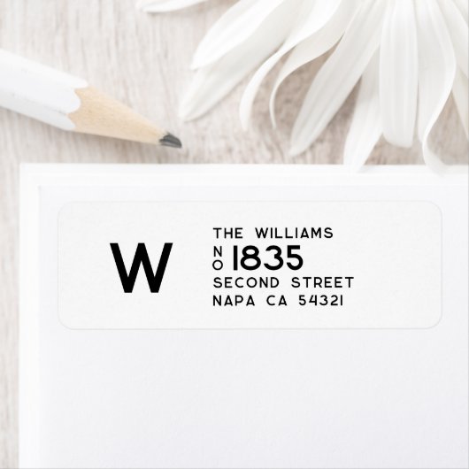 Étiquette Modern Minimalist Return Address Monogram  (En situation)