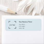 Étiquette Modern Pastel Blue Business Return Adresse Label (En situation)
