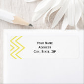Étiquette Modern Yellow Chevron Adresse de retour (En situation)
