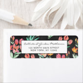 Étiquette Moderne Black Orange Rouge Tulips Floral Aquarelle (En situation)