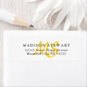 Étiquette Moderne élégant Brush Jaune clair Monogramme de sc (En situation)