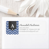 Étiquette MONOGRAM RETOUR ADRESSE moderne chevron marine ble (En situation)