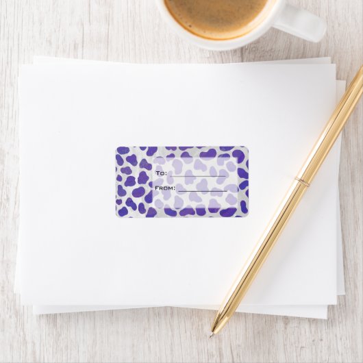 Étiquette Monogramme Dalmatien violet et blanc (En situation)