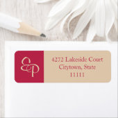 Étiquette Monogramme de sable et de Magenta Couple (En situation)