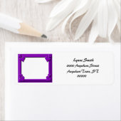 Étiquette Monogramme du cadre cardiaque pourpre (En situation)