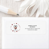 Étiquette Monogramme rose de Bourgogne Adresse de retour (En situation)