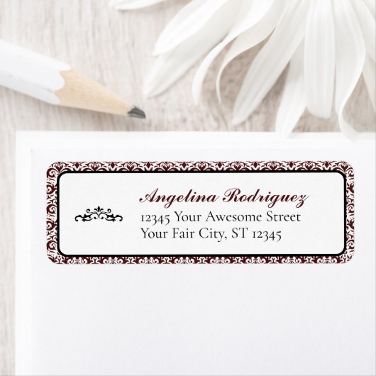 Étiquette Motif Maroon Damask Graduation (En situation)