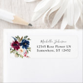 Étiquette Navy Blue, Bourgogne & Blanc Floral Adresse de ret (En situation)