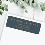 Étiquette Noël moderne | Adresse en gris ardoise et or<br><div class="desc">Étiquette simple, élégante, tendance d'adresse de retour de vacances avec typographie minimaliste moderne citant "Joyeuses Fêtes" en or sur un arrière - plan gris ardoise. Le nom, l'adresse et l'accueil peuvent être facilement customisés pour une touche personnelle. Un design audacieux, minimaliste et contemporain pour se démarquer de la foule en...</div>