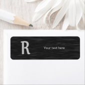 Étiquette noir et blanc biseauté "R" (En situation)