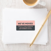 Étiquette Nous avons déplacé Black Pastel Pink Nouvelle adre (En situation)