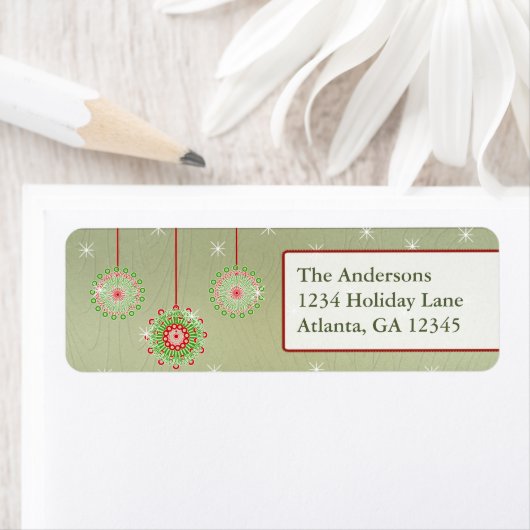 Étiquette Ornements rose vert de Noël Grain vert de bois (En situation)