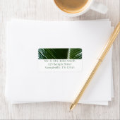 Étiquette Overlapping Palm Fronds Tropical Green Abstract (En situation)