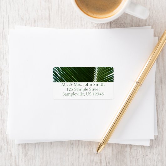Étiquette Overlapping Palm Fronds Tropical Green Abstract (En situation)