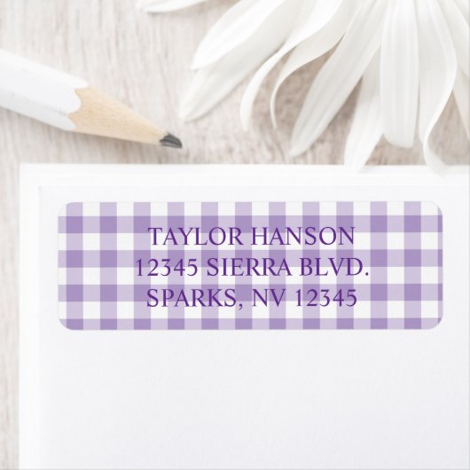 Étiquette Pale Purple Farmhouse Gingham Plaid (En situation)
