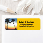 Étiquette Palmiers océaniques au coucher du soleil (En situation)