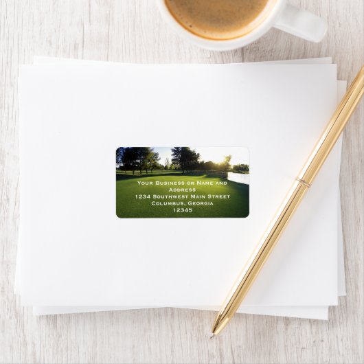 Étiquette Parcours de golf vert à Dawn (En situation)