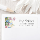 Étiquette Pastel Floral Baby in Bloom Watercolor Invitation (En situation)