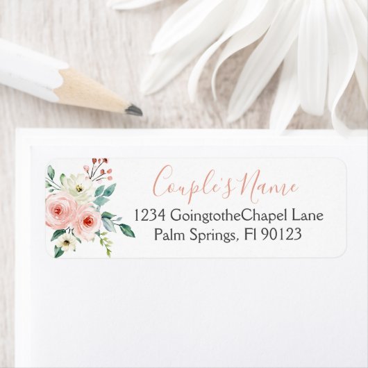 Étiquette Peach White Aquarelle Florale Mariage (En situation)
