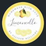 Étiquette personnalisée pour limoncello fait maiso<br><div class="desc">Étiquette autocollante élégante et moderne de limoncello avec le texte limoncello, fait maison avec amour et votre nom en calligraphie script chic et typographie moderne sur un fond jaune vif illuminant avec une touche stylée de citron et de tranches de citron aquarelle jolie. Ajoutez simplement votre nom ou entreprise. Conçu...</div>