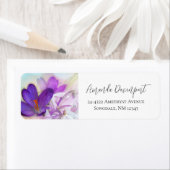 Étiquette Photo d'un joli Crocus de printemps violet (En situation)